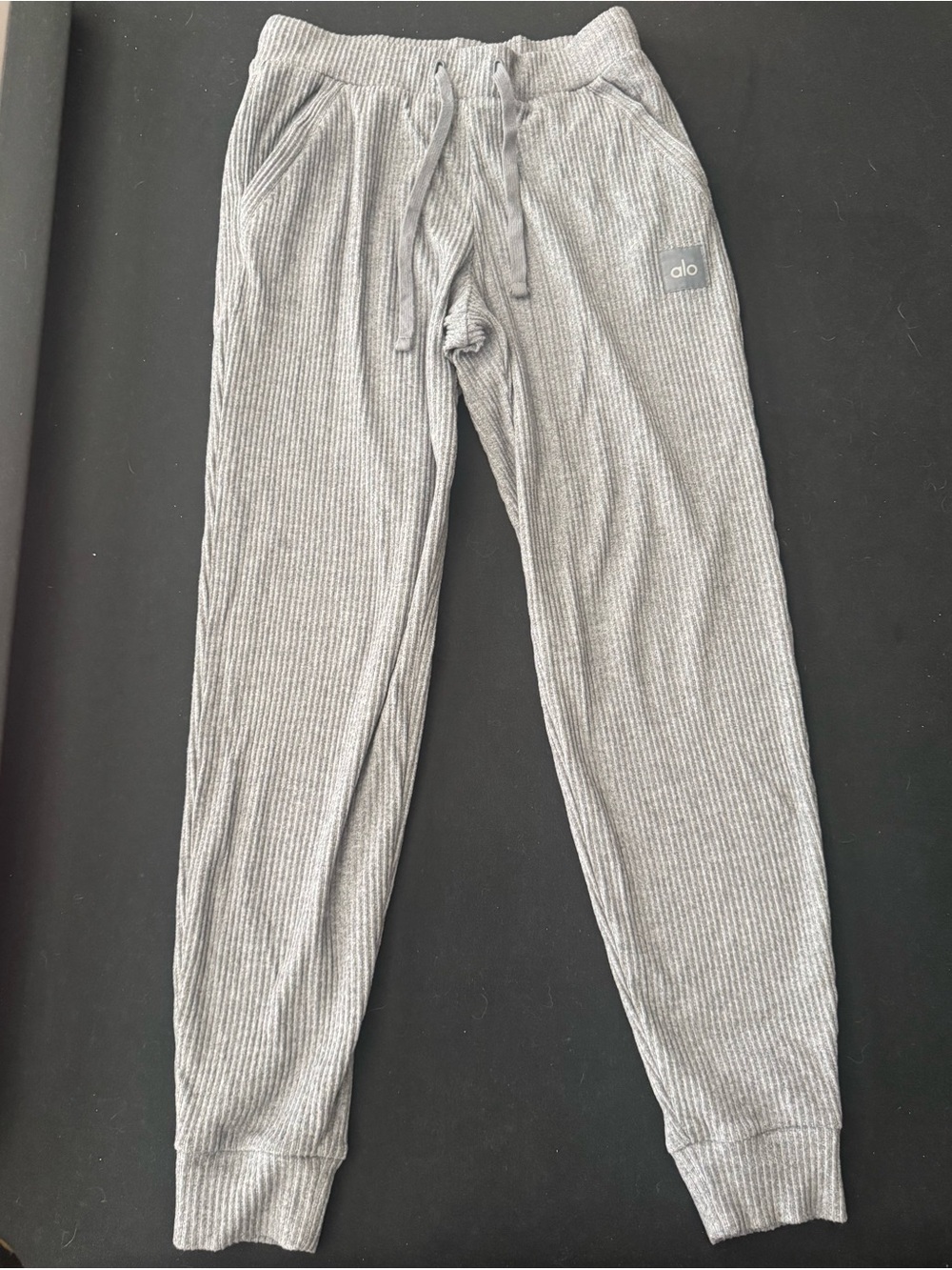 ALO Yoga Women’s Gray Ribbed Joggers- Small
